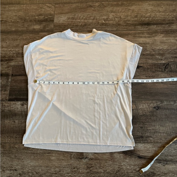 Express Tops - Express White Short Sleeve Tee